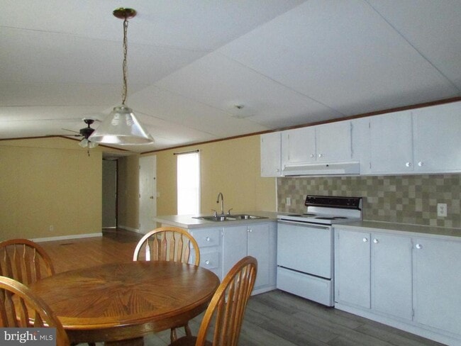 Photo - 24995 Kruger Rd