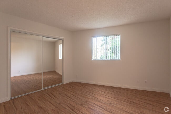 2BR,2BA- 1,020SF - Bedroom - The Alexio