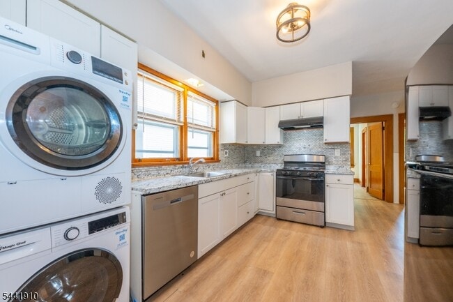 Photo - 103 Knapp Ave