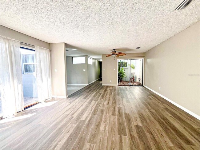 Photo - 6576 Sweetbriar Ln Unit 6576