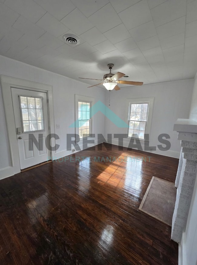 Photo - 204 N 6th Ave