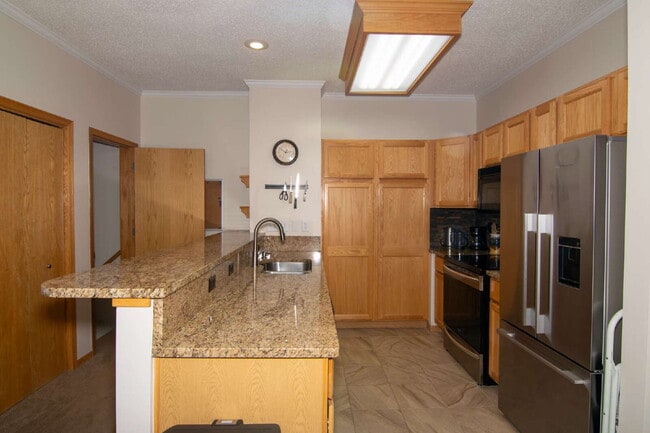 Photo - 2 bedroom, 2.5 Located in Wildernest, available for a 1 year lease!