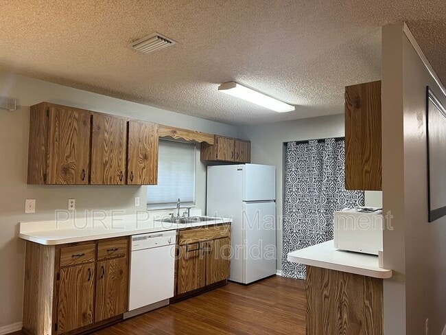 Photo - 70 Almond Rd