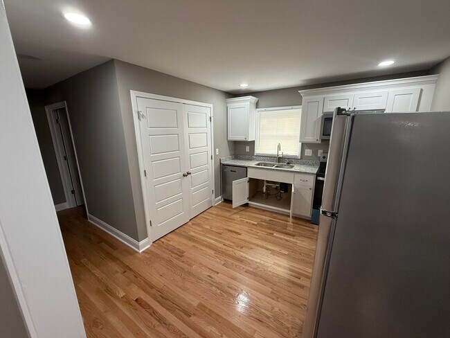 Photo - 402 Gunn St Unit 102