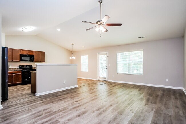 Photo - 9 Badger Pass Dr