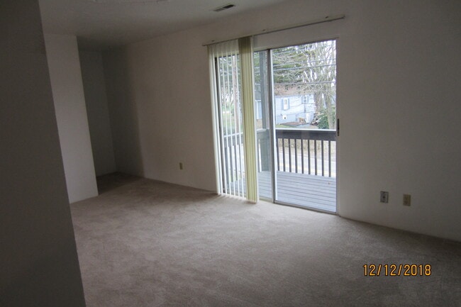 Living room - 301 Lee Rd Unit 3