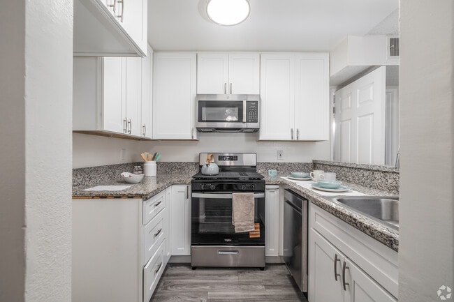 2b 2b kitchen unit 203 - 825 S. Hobart Blvd.
