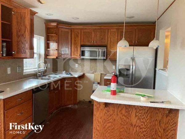 Photo - 408 192nd St