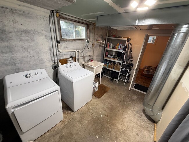 Photo - Coolest 6 Bed House in Corvallis