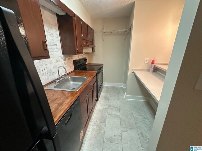 Photo - 412 Skyview Dr Unit B