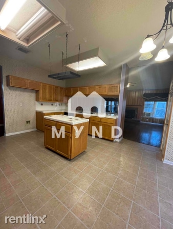 Photo - 4 br, 2.5 bath House - 4830 Fern Lk