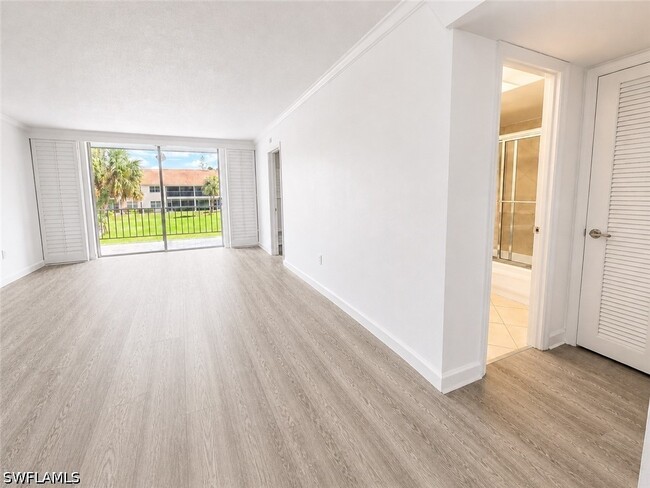 Photo - 225 Turtle Lake Ct Unidad 210
