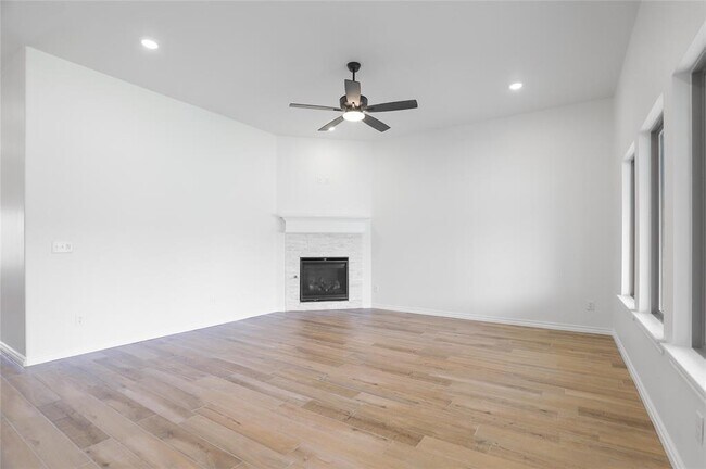 Photo - 8201 Mountain Oak Dr