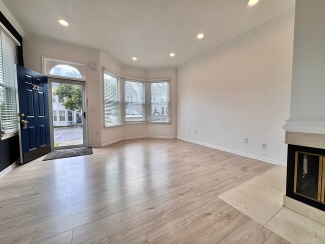 Photo - 201 Fairmont Ct