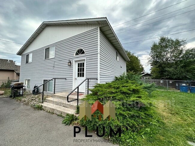Building Photo - 1023 Cooley St Unit A Rental