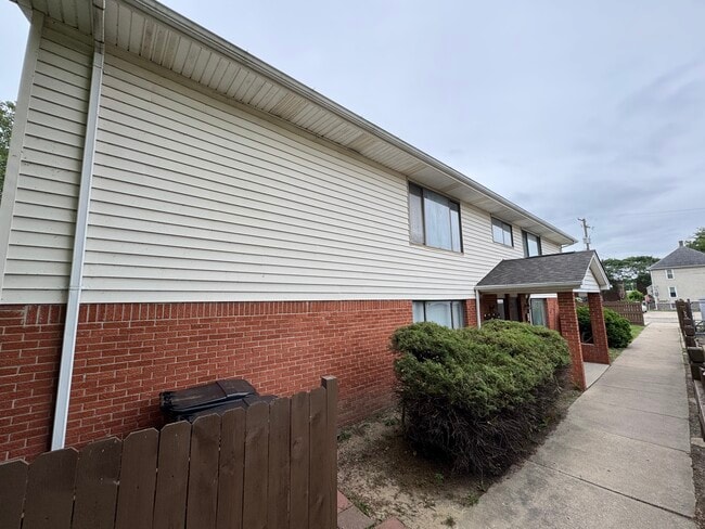 Photo - 1155 Maple St Unit 2F