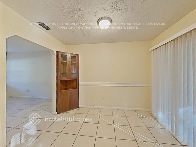 7601 Sharon Dr