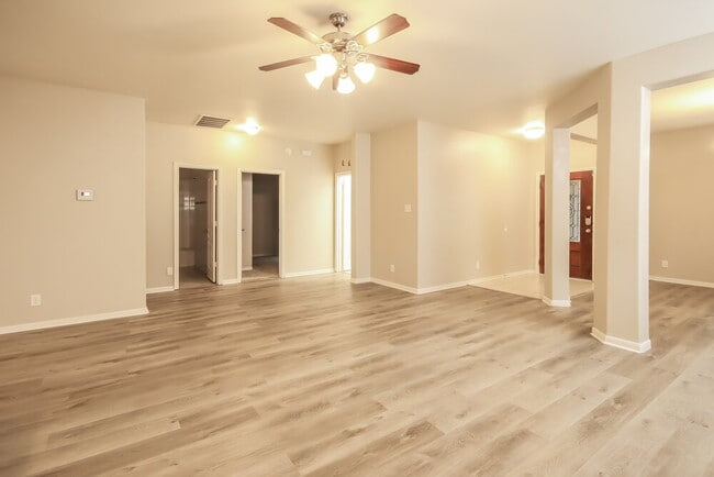 Photo - 138 Pequin Rd