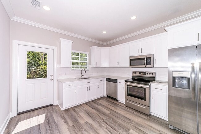 Photo - 133 Promenade Pl