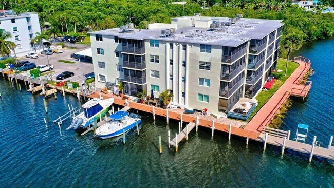 Photo - 710 NE 7th St Unidad 105 Rental