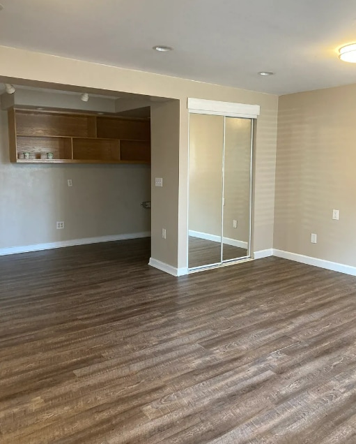 Habitación principal desde la entrada principal - 4801 Aurora Ave N Unidad 4801