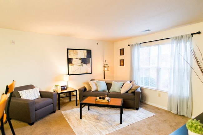 Photo - Falcon's Pointe