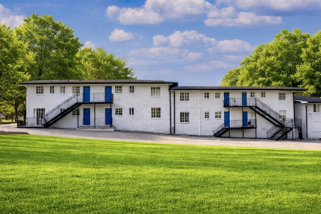 Building Photo - Charming 2-Bed Oasis with Modern Comforts in Atlanta's Heart! Unit 7