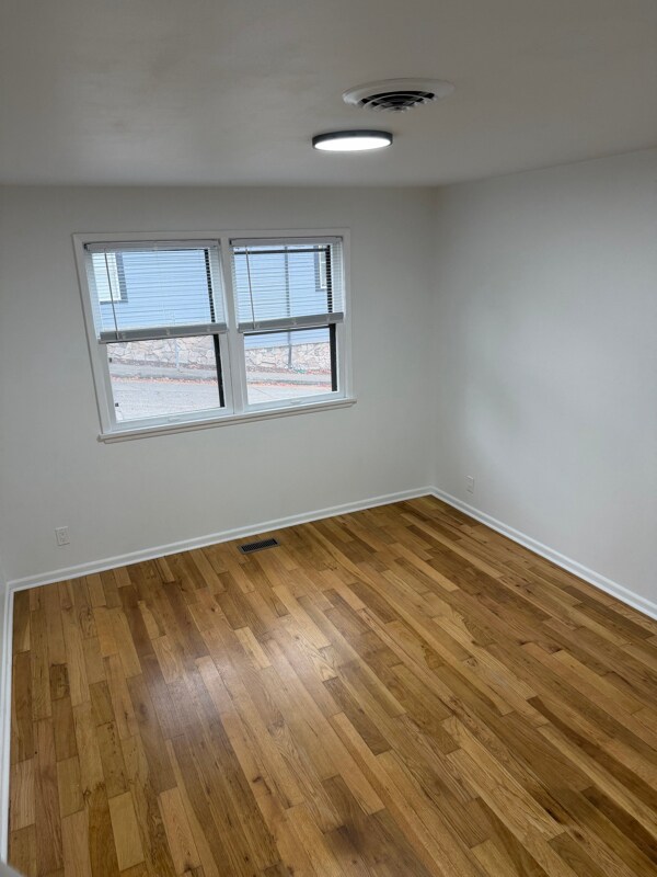 Photo - 4858 Fauntleroy Wy SW