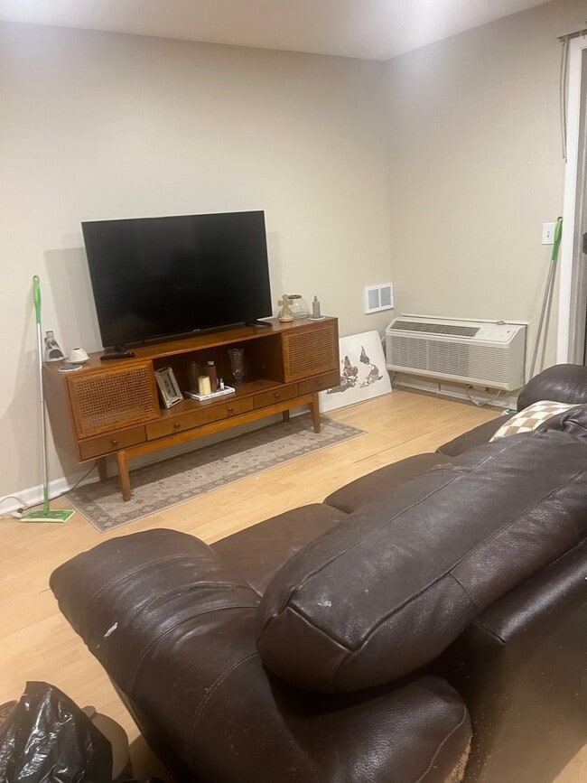 Photo - 19 E Palatine Rd Unit 1A