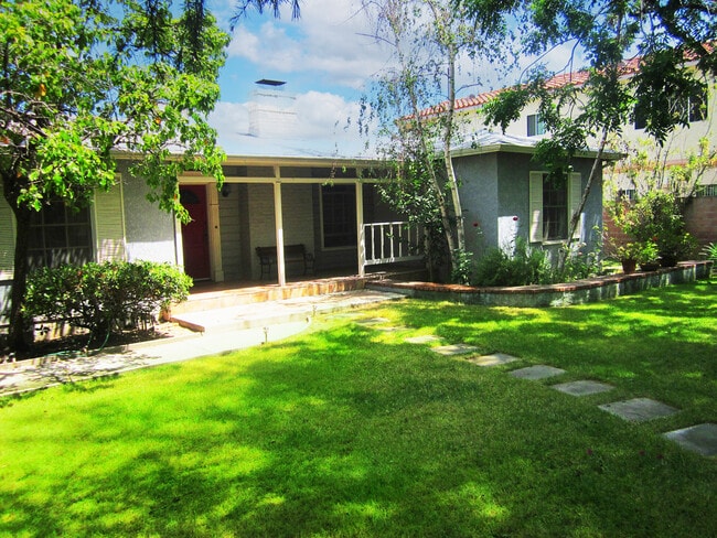 Porche delantero - 15341 Cohasset St Casa