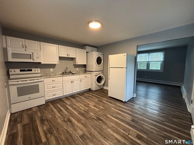 Photo - 142 Meridian St