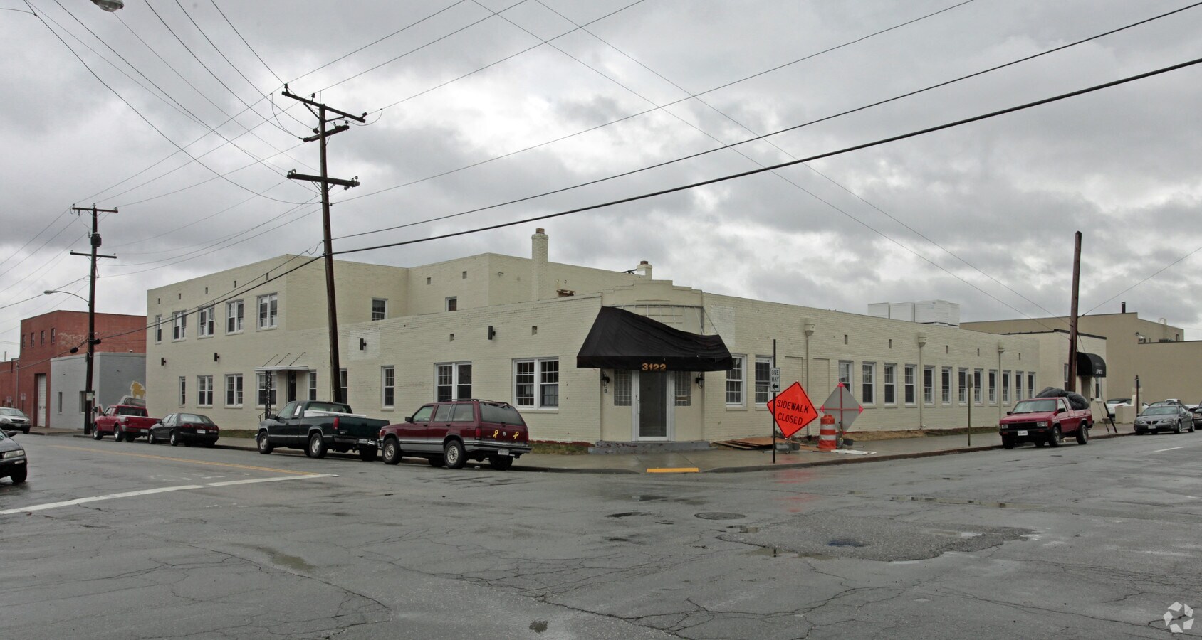 Primary Photo - 3122 W Clay St