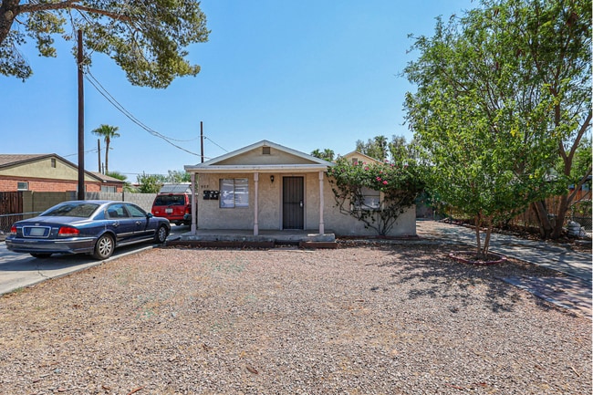 Building Photo - 903 Unit 903#2-1