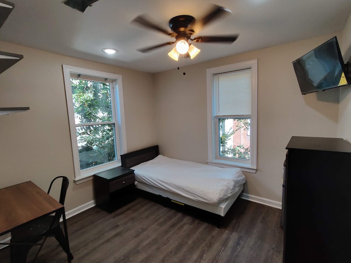 Photo - 5535 Crowson St Apartment Unit B2