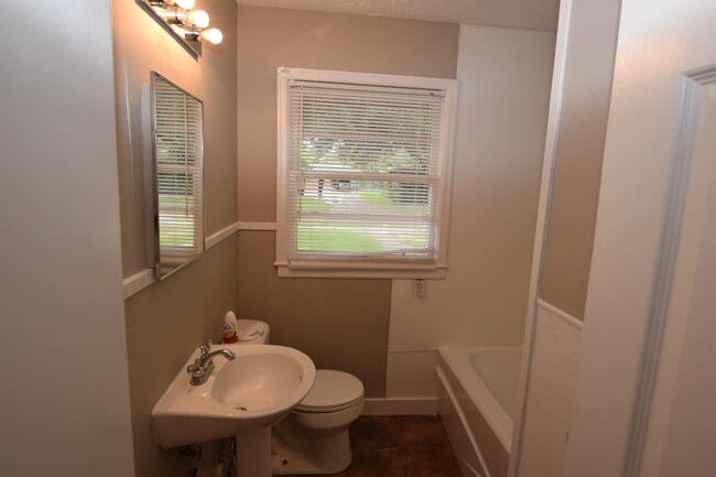 Photo - 3513 Monroe St