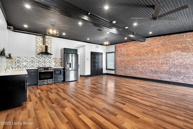 Photo - 1529 W Market St Unit 2