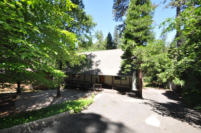 Photo - 23660 Ontario Dr