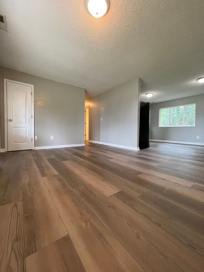 Photo - Inviting on Ivey!