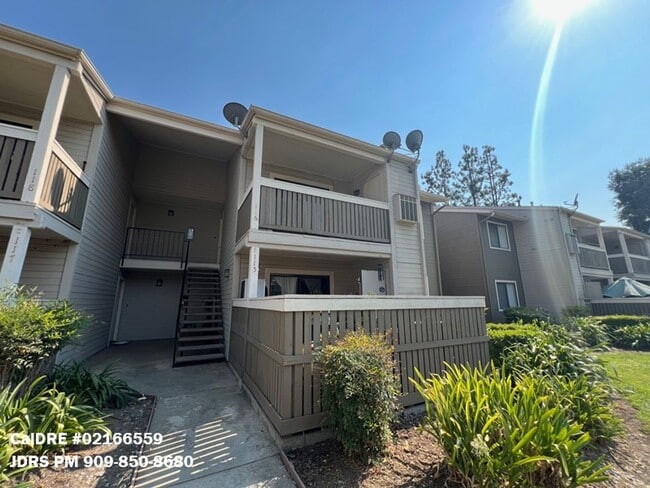 Building Photo - Second Floor Ontario 2 Bedroom Condo