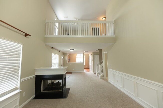 Photo - 121 Goldfinch Ave