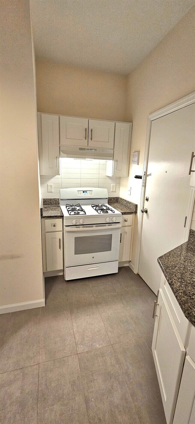 Photo - 327 Jackson St Unit 3