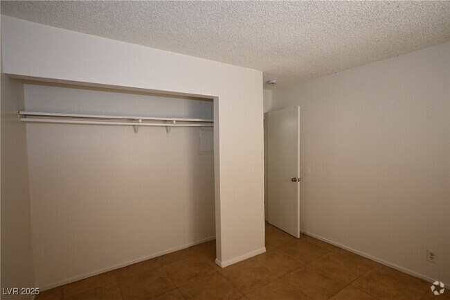 Building Photo - 302 Eastminister Ct Unit A Rental