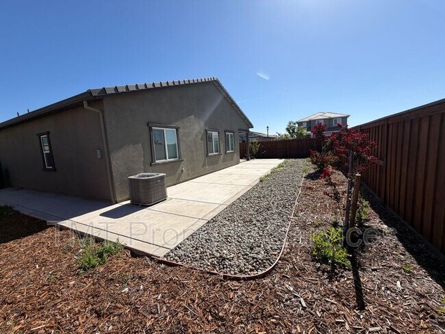 1705 Orchid Ave