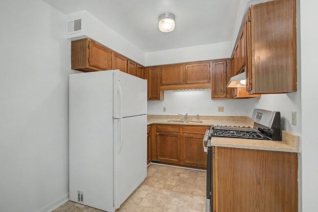 Photo - 15324 Warwick Blvd