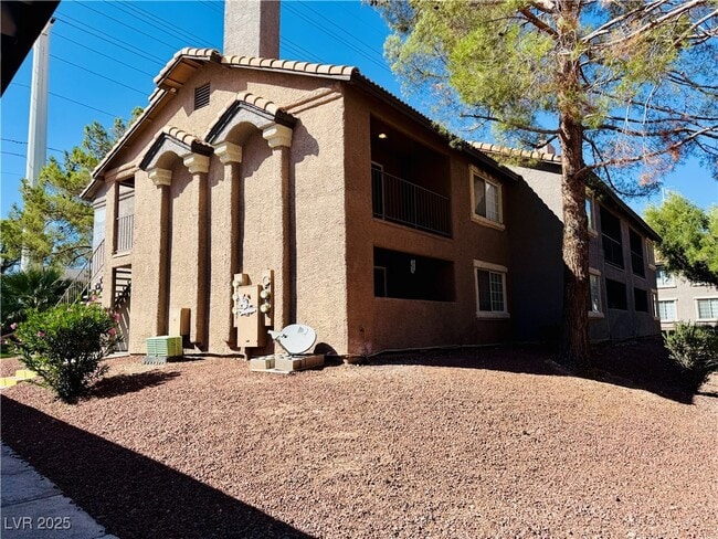 Building Photo - 2750 S Durango Dr Unit 2010