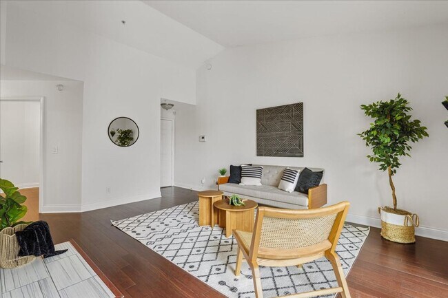 Photo - $1,650/mo – 2BR/1BA Condo in Northwest Austin with Stone Fireplace & Balcony Unit 411