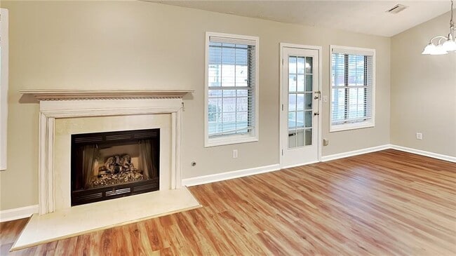 Photo - 2490 Insdale Trce NW