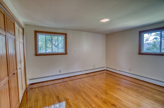 Photo - 204 Jerome St