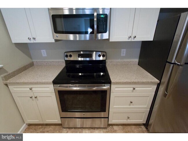 Photo - 924 Pine St Unit 2R