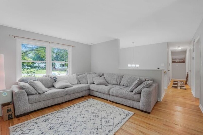 Photo - 1703 Sherwood Dr